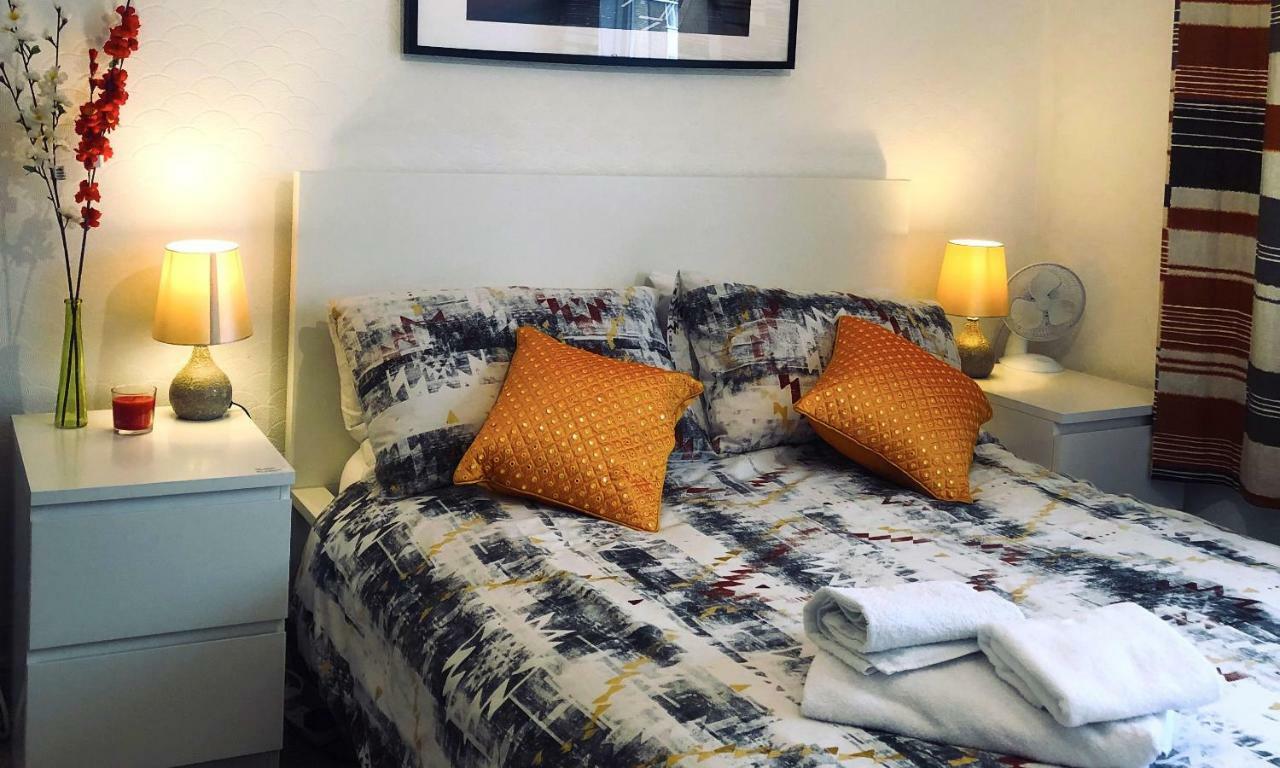 33Sm12 Dreams Unlimited Serviced Accommodations Staines Stanwell Ngoại thất bức ảnh